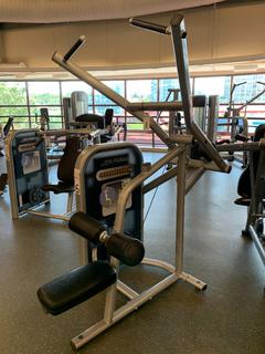 Life Fitness Circuit Series Lat Pulldown Station.