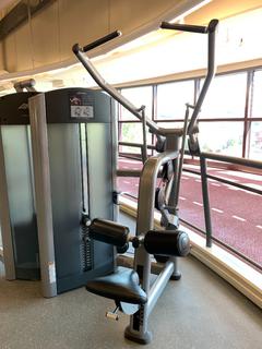 Life Fitness Signature Series Model FZPD Pulldown Station.