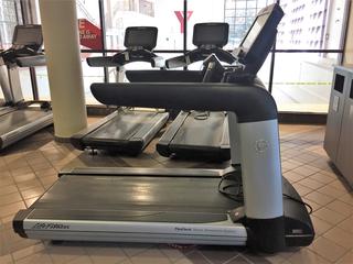 Life Fitness Club Series Treadmill c/w FlexDeck Shock Absorption System, Interactive Workouts &  Touchscreen Display, 20 Amp Plug S/N AST156864.