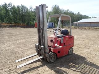 Clark C40B-58 Gas Lift Truck C/w 2-Stage Mast And 3ft Forks. Showing 1189hrs. SN C40B-58-1053																														
