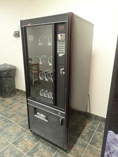 Savamco Model 1462/LC62 115VAC 60Hz Vending Machine. SN E-8517