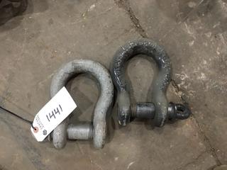 (2)1 1/4" Shackles.