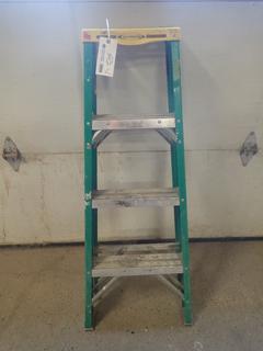 Bon L 4ft Step Ladder