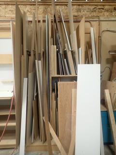 Qty Of Assorted Size Pieces Of Boards