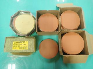 Qty Of Assorted 120 And 150 Grit Orbital Sand Paper Discs