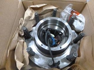 Unused Hub and Bearing Assembly,  Front Wheel Hub 2011- 2016 F250-F350