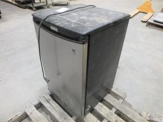 Danby Refrigerator, Model DAR125SLDD (L-1-2)