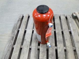 (1) ANSUL Vehicle Fire Suppression System Bottle