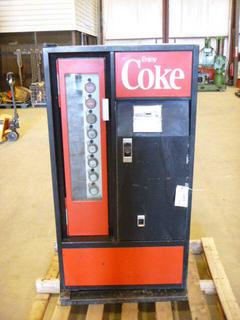 Drink Vending Machine, Model USS-8-64, 28.5 In. x 22 In. x 54.5 In., SN 312435, 6.6 A *Note: Cools Only*