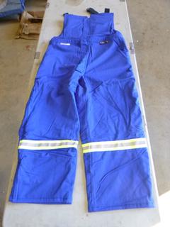 (1) Unused IFR Workwear Work Bib, Flame Resistant, Insulated, Size 2XL (R31)