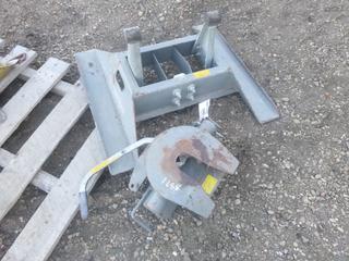 B & W 5th Wheel Hitch, Model 3000, SN 35590