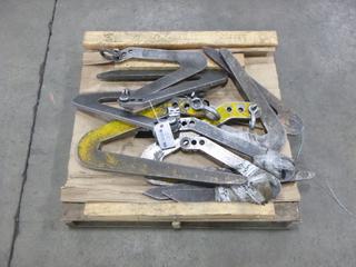 Qty of Lifting Hooks