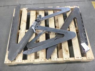 Qty of Lifting Hooks