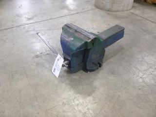 Gray Tools Bench Vise