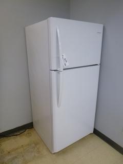 Frigidaire Fridge, Model FFTR1814TW6, SN BA91220907