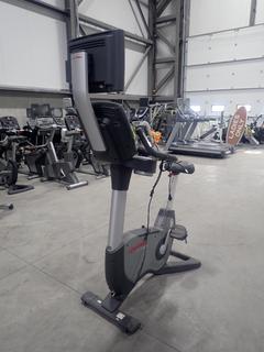 Life Fitness 95C Lifecycle Upright Exercise Bike w/ HDTV Display Monitor And Adapter. SN ALX103545