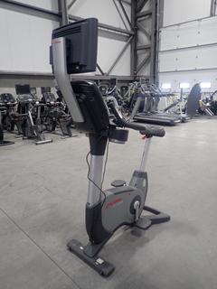 Life Fitness 95C Lifecycle Upright Exercise Bike w/ HDTV Display Monitor And Adapter. SN ALX103544