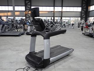 Life Fitness 95TS 18.0Amp 120V Treadmill C/w 15in HD Monitor And 20A Plugin. SN AST111059
