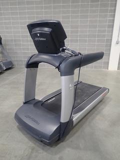 Life Fitness 95T 120V Treadmill w/ Display Monitor. SN TWT112677 *Note: This Item Is Located At 7103 68AVE NW- Location 2*
