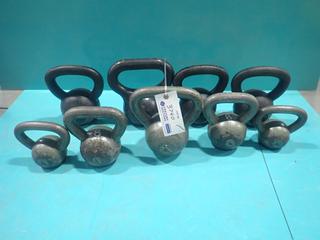 (2) 4kg, (2) 8kg, (4) 25lb And (1) 26lb Kettlebells