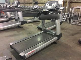 Life Fitness 95T Treadmill. S/N TET121542