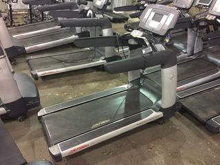 Life Fitness 95T Treadmill. S/N TET123989