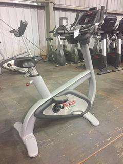 Star Trac Pro 9-6330-SINTPO Upright Bike w/ Dynamic Heart Rate Control. S/N PB70314158.