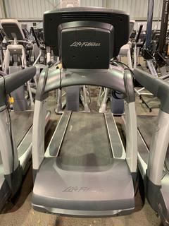 Life Fitness 95T Treadmill. S/N TET123998