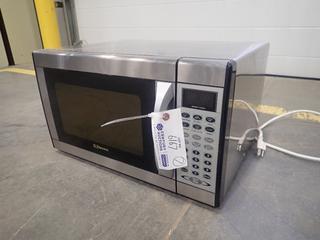Emerson 120V Microwave *Note: This Item Is Located At 7103 68AVE NW- Location 2*