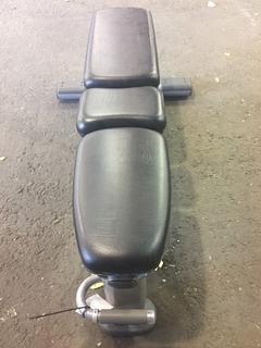 Life Fitness SMAB-0102-103 Adjustable Bench, S/N 081109011044.
