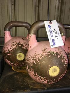 (2) 8Kg / 18lb Kettle Bells.