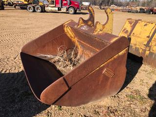 64in Q/C Clean Up Bucket C/w To Fit CAT 325B