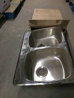 (2) Steel Queen Dual Sinks, Model # QDL203. 20 1/2" x 31 1/4" x 7".