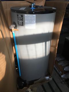 GSW 40 Gal Hot Water Heater Natural Gas 40,000 BTU.