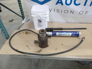 Hydraulic Hand Pump w/ Socketston Press Ram (M-2-1)