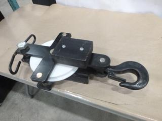 Snatch Block,  Hook Has a 5T WLL (L-1-1)