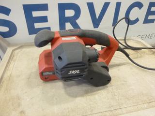 Skil 3 In. x 18 In. Belt Sander, Model 7510 (A2)