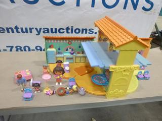 Dora the Explorer House and Accessories (A2)