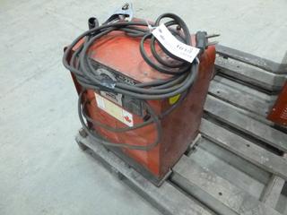 Lincoln Electric Welder, Model AC-225-5, 230V, 50A, Single Phase, Code W-331-362, c/w Ground Cables and Stinger (O-2-2)