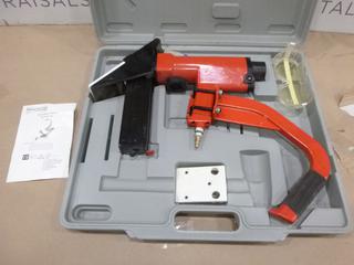 Flooring Stapler Gun, C/w Manual and Case (D-2)