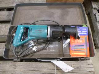 Makita Reciprocating Saw, Model JR3000V, 115V, 5A, 540W, 50-60 Hz   (T-3-1)