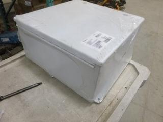 Unused Hoffman International A1212CHFL Quarter Turn JIC Box (Y21)