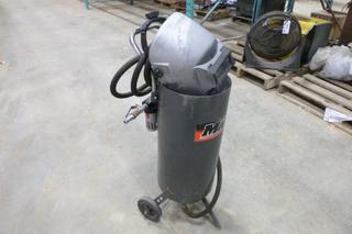 Maxus MX521002 Sand Blasting Unit, 80 Lbs Capacity C/w Face Shield (L-2-2)
