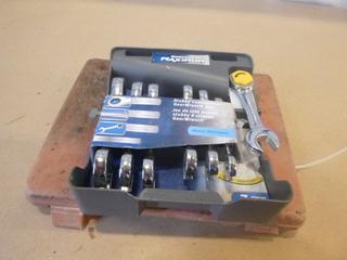 (1) Unused Mastercraft Stubby Combination Gear Wrench w/ Case of Allen Keys (C1)