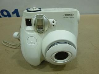 Fuji Film Instax Mini 7S Instant Camera (E2)