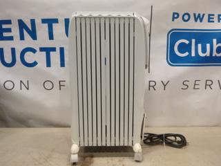 DeLonghi Dragon Model TRD0715T, Type TRD0615T Household Space Heater, 120V, 60 Hz, 1500W, SN 03418 JN (P-3-1)