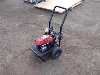 Briggs & Stratton 550 Series 158cc Pressure Washer c/w Hose. *Require Repair*.