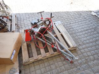 Rigid 300 Pipe Threader 120V c/w Stand.