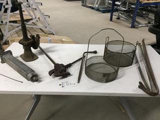 Hand Jack, Crow Bar/Tire Bar.