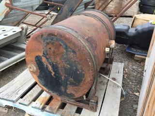 Truck Frame Mount Hydraulic Tank.